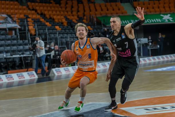 围和球场精 围和球场精