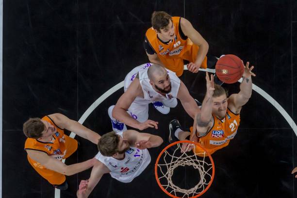 他们都应在 他们都应在