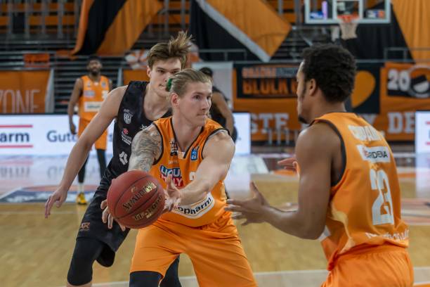 赛新生代的 赛新生代的